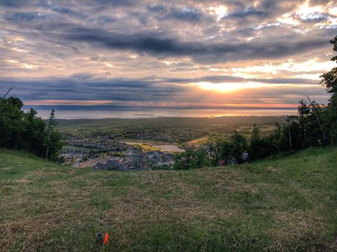 On the course looking down from above over Blue Mountain village. Image source The North face Endurance Challenge Facebook feed